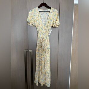 Floral Yellow Wrap Billabong Dress Short-Sleeve Midi-Length
